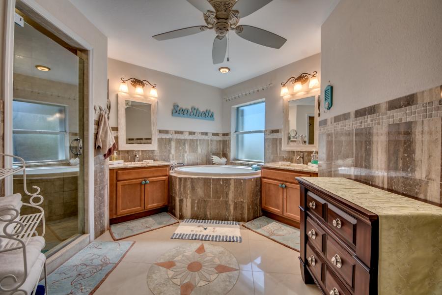 32-Master Bathroom